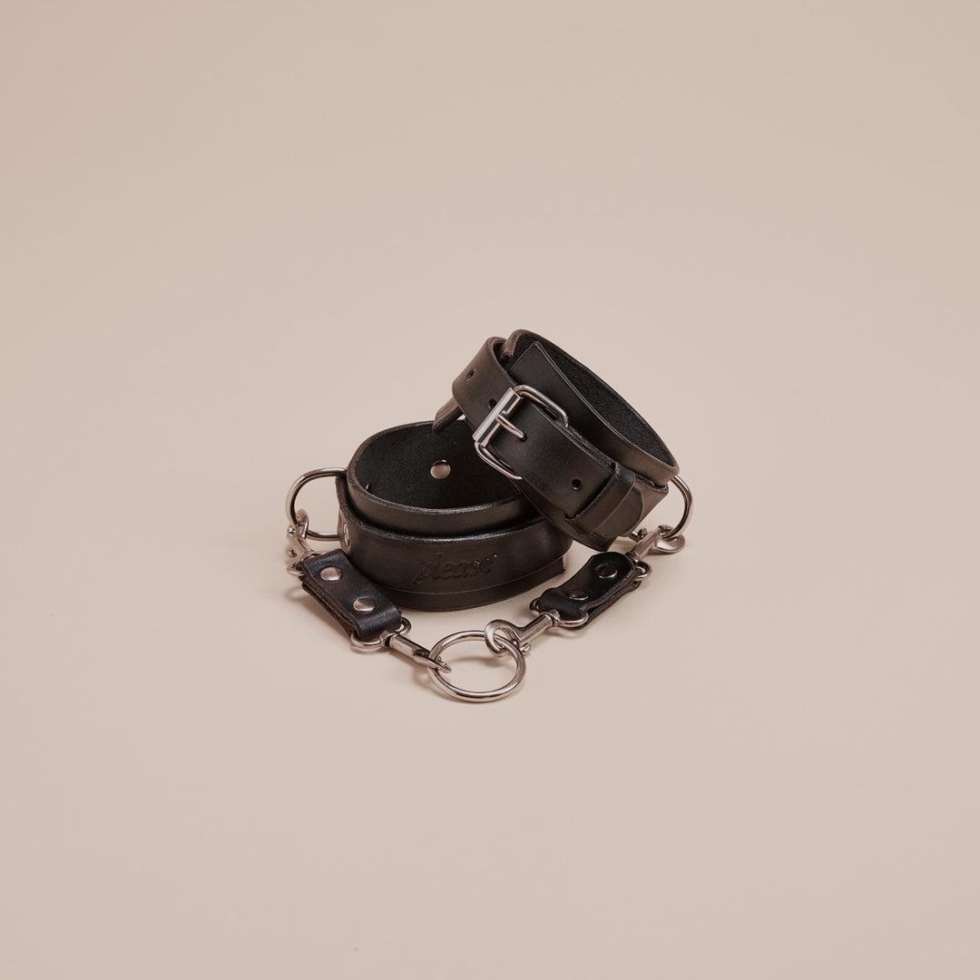 Leather Wrist Cuffs (Black)